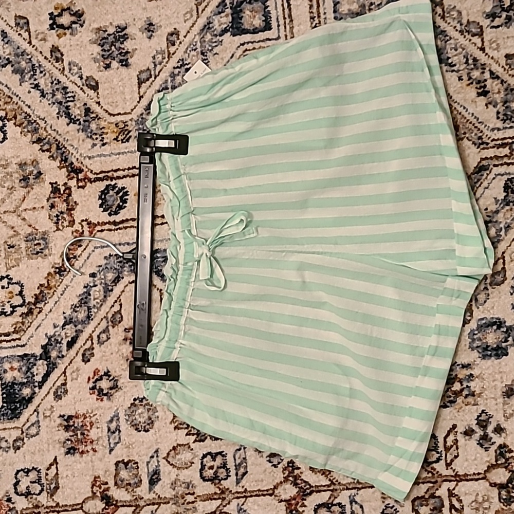 DIP BRAND WOMEN'S GREEN AND WHITE STRIPED SLEEP SHORTS SIZE SMALL